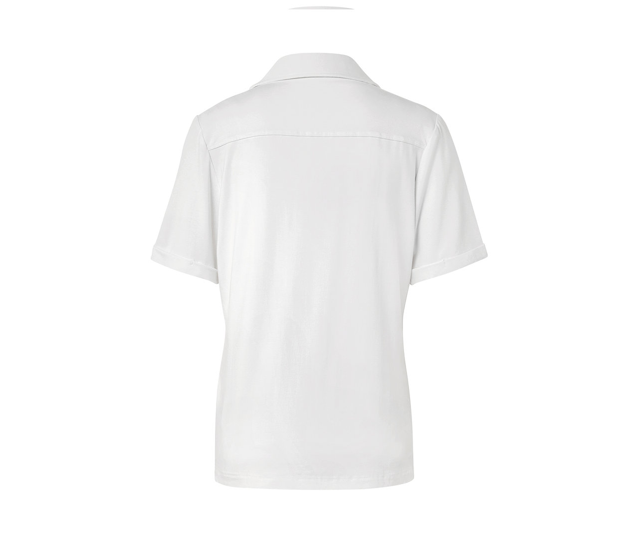 Pohľad zozadu na biele blúzkové tričko s gombíkovou légou.