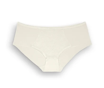 Vanilkové nohavičky Triumph Essential »Minimizer Hipster X«.