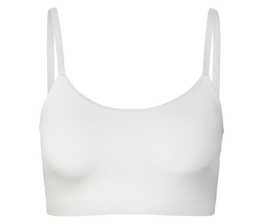 Biely bralet s tenkými ramienkami.