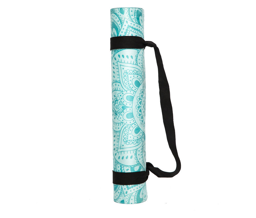 Zrolovaná podložka na cvičenie s modrým vzorom mandaly a čiernymi popruhmi.