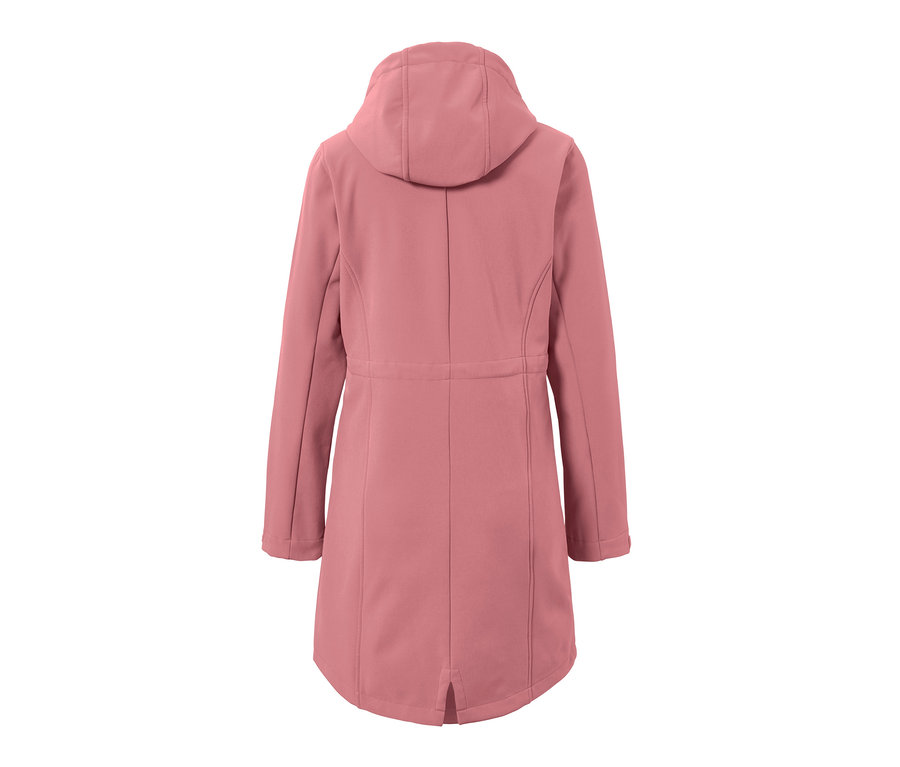 Zadný pohľad na softshellový kabát s kapucňou.