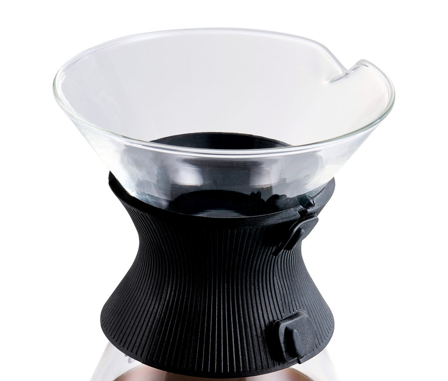 Detail sklenenej karafy BEEM Pour Over, 0,75 l s čiernym plastovým držiakom.