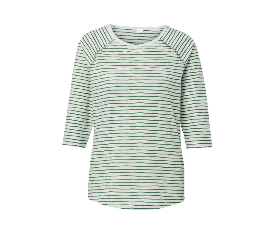 Prúžkované tričko s trojštvrťovými rukávmi.