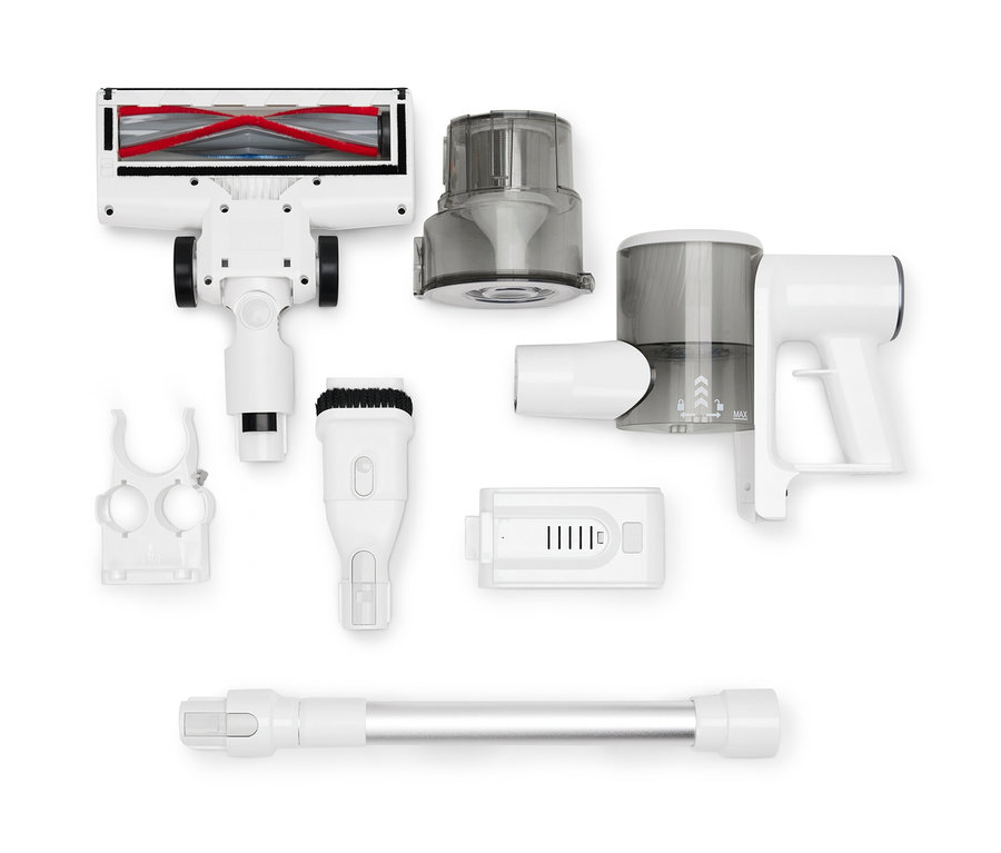 Rozložený profesionálny akumulátorový vysávač s rôznym príslušenstvom na bielom pozadí.