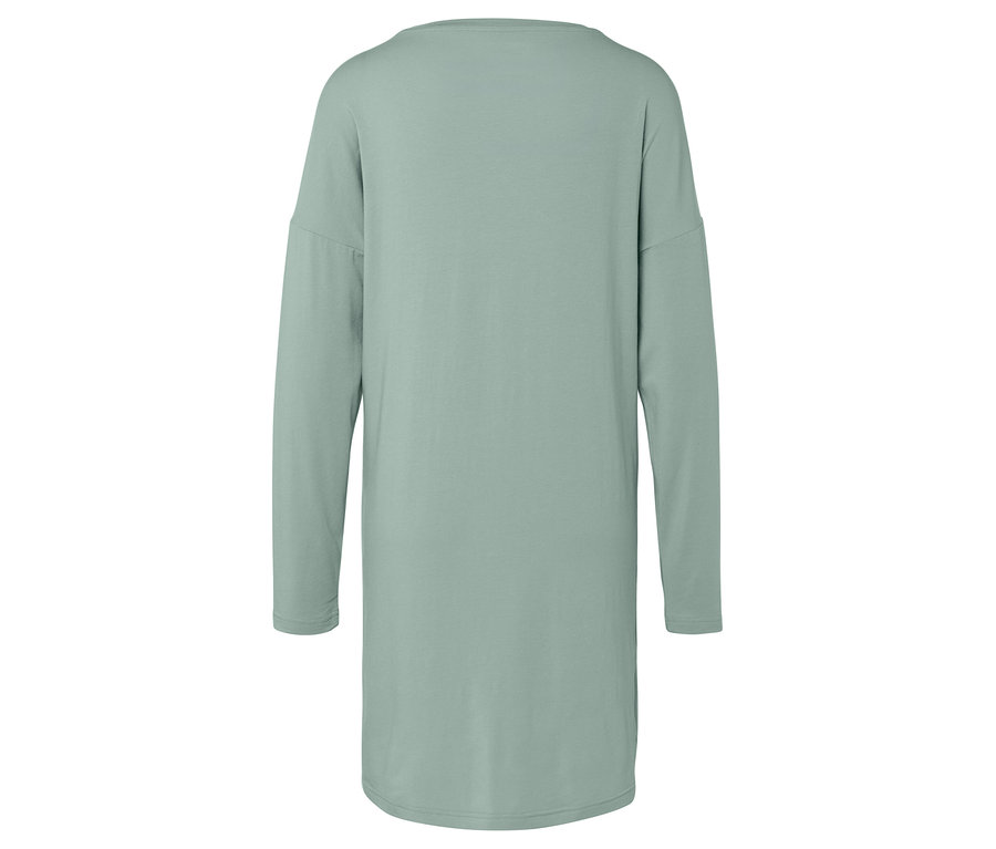 Pohľad zozadu na svetlozelené tričko s dlhým rukávom na bielom pozadí.