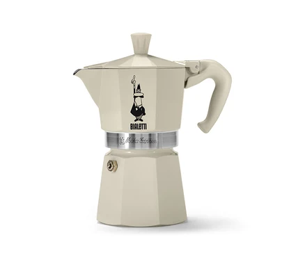 Krémový kávovar na espresso »Bialetti Moka Express« 190 ml na bielom pozadí.
