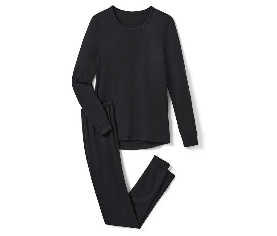 Čierna funkčná termobielizeň leží na bielom pozadí.