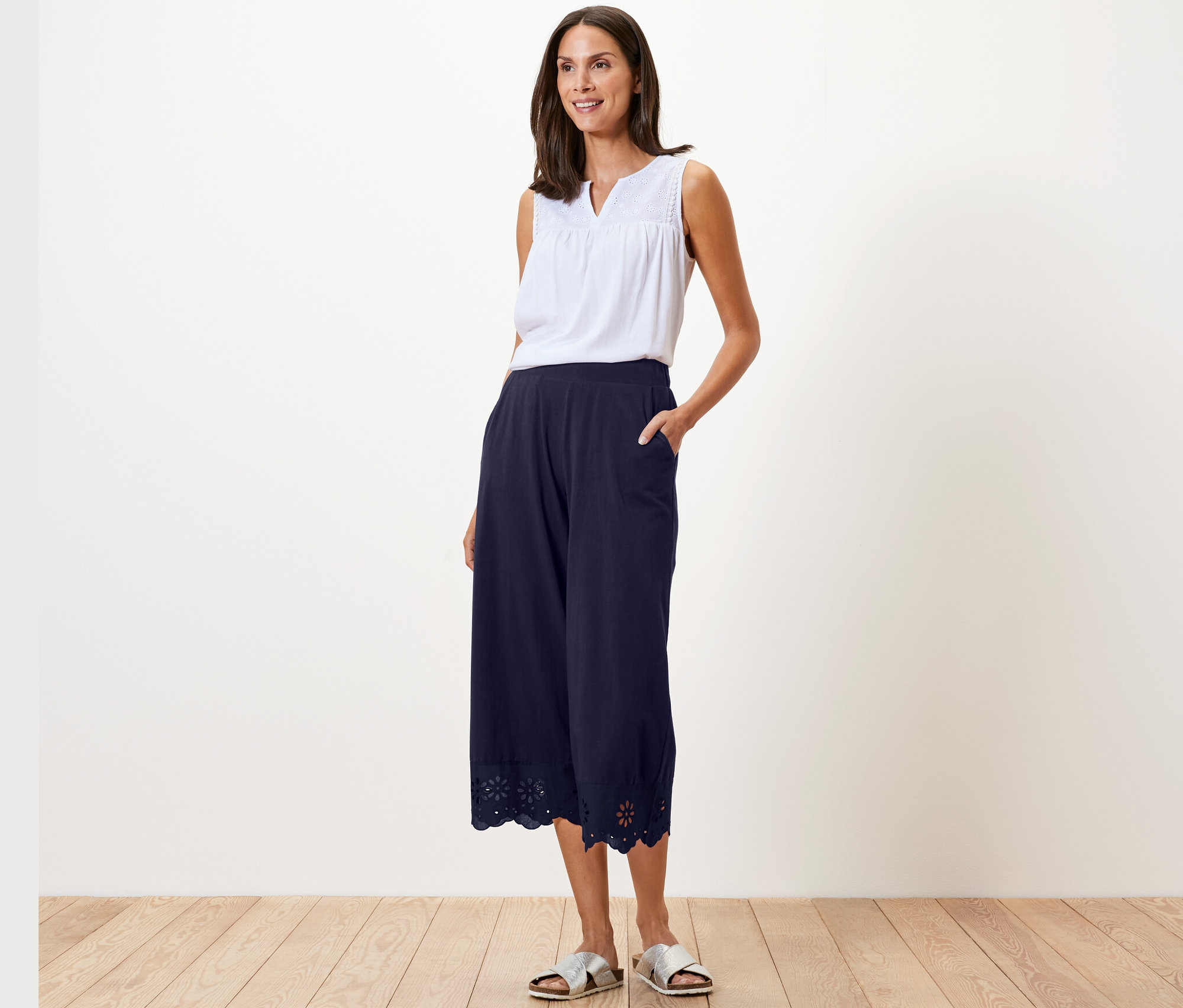 Tchibo - Nohavice culottes s výšivkou