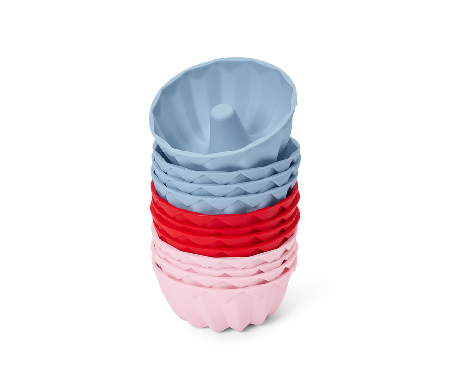 Stoh 12 formičiek na minibábovky v ružovej, červenej a modrej farbe.