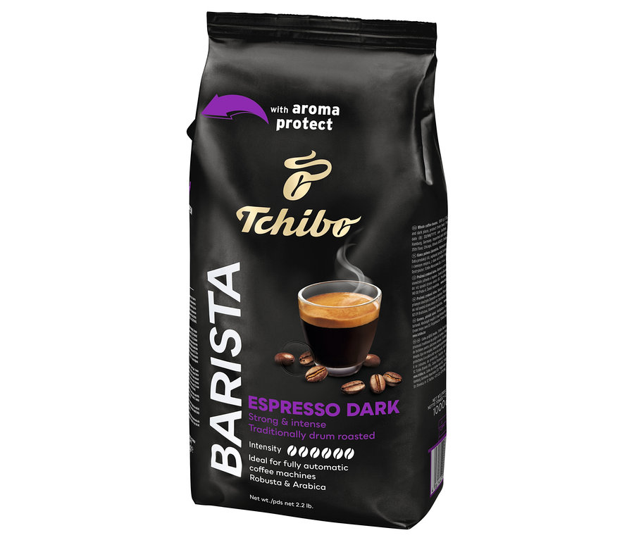 Balenie zrnkovej kávy BARISTA Espresso Dark od Tchibo. Na obale je šálka espressa a kávové zrná.