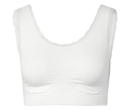 Biely bralet s čipkou na výstrihu a prieramkoch.