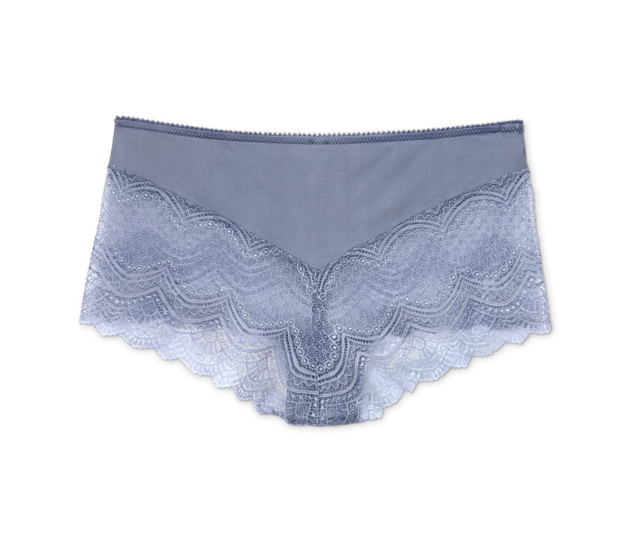 Čipkové nohavičky orgovánovomodrej farby ležia na bielom pozadí.