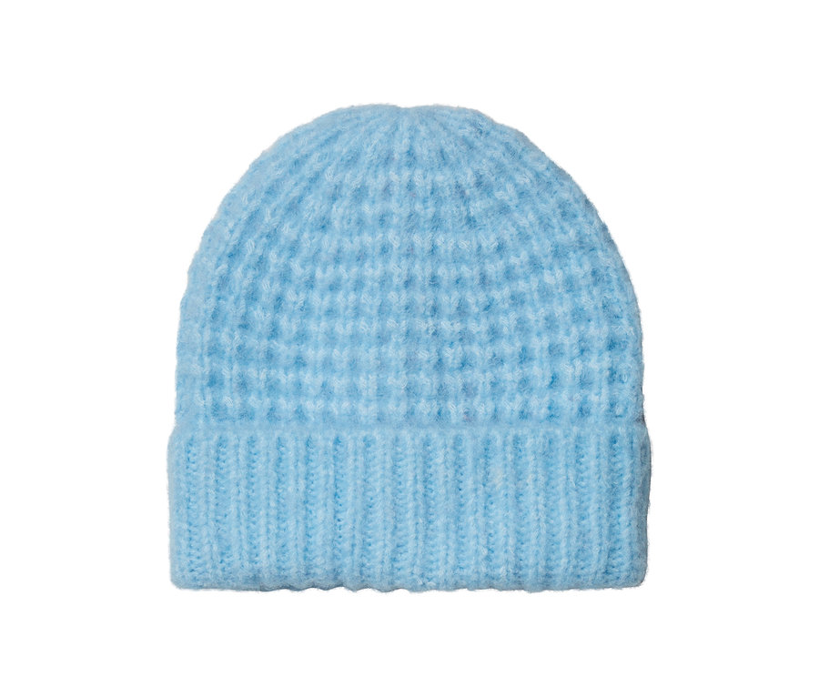 Svetlomodrá pletená čiapka.