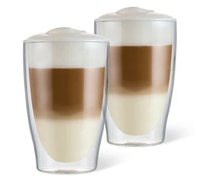Dva dvojstenné poháre s latte macchiato.