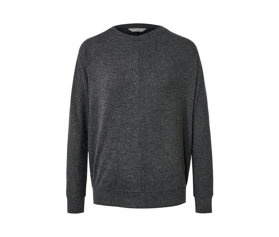 Sivé tričko s netopierími rukávmi.