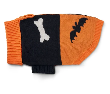 Pletený psí sveter s motívom kosti a netopiera v oranžovej a čiernej farbe.