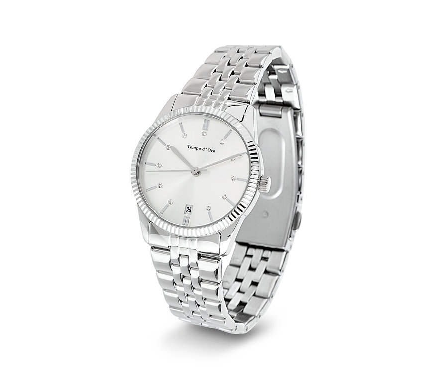 Strieborné hodinky s kovovým remienkom a bielym ciferníkom.