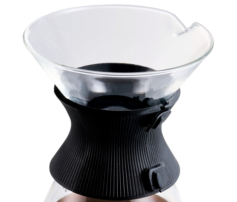 Detail sklenenej karafy BEEM Pour Over, 0,75 l s čiernym plastovým držiakom.