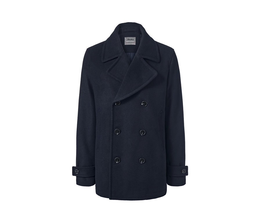 Tmavomodrý krátky kabát s dvojradovým zapínaním.