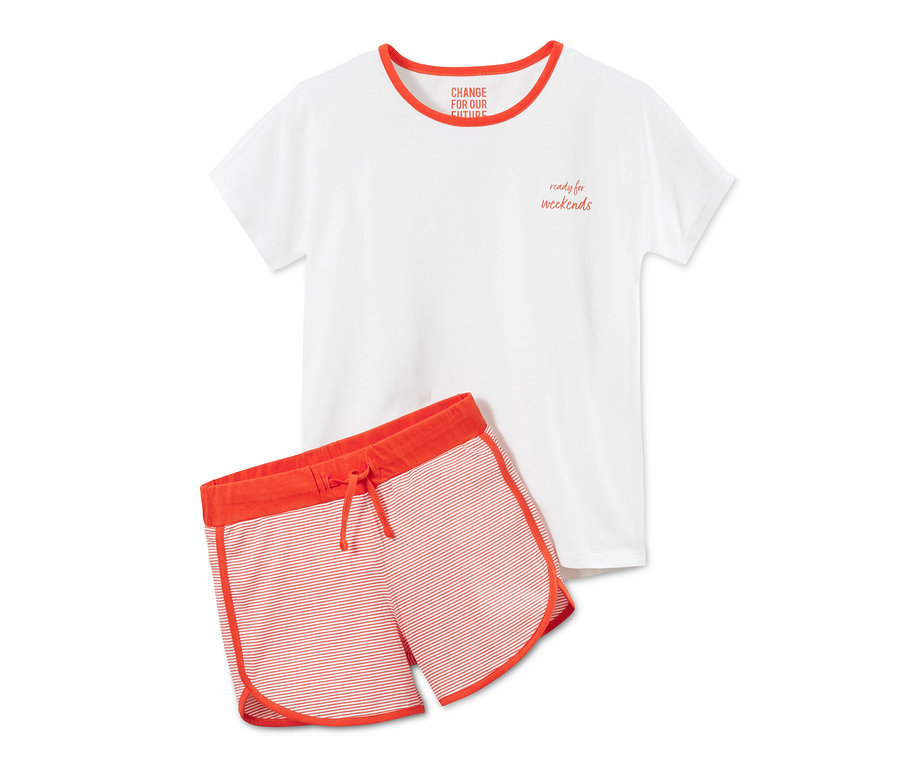 Biele krátke pyžamo s oranžovými pruhovanými šortkami.