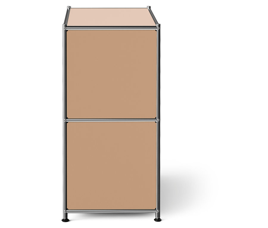 Dvojposchodová skrinka s béžovými panelmi a chrómovaným rámom.