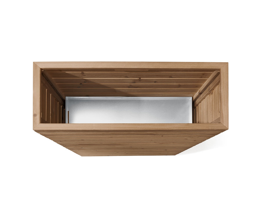 Pohľad zhora na oddeľovaciu stenu s kvetináčmi »Tinus« s kovovou vložkou.