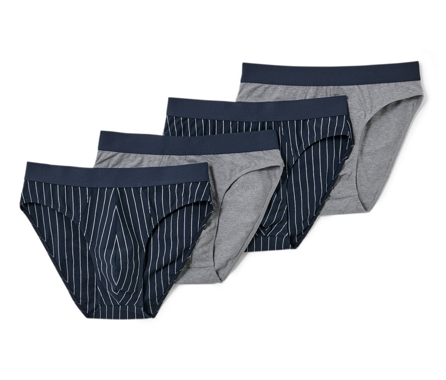 Štyri kusy slipov, prúžkované a sivé.