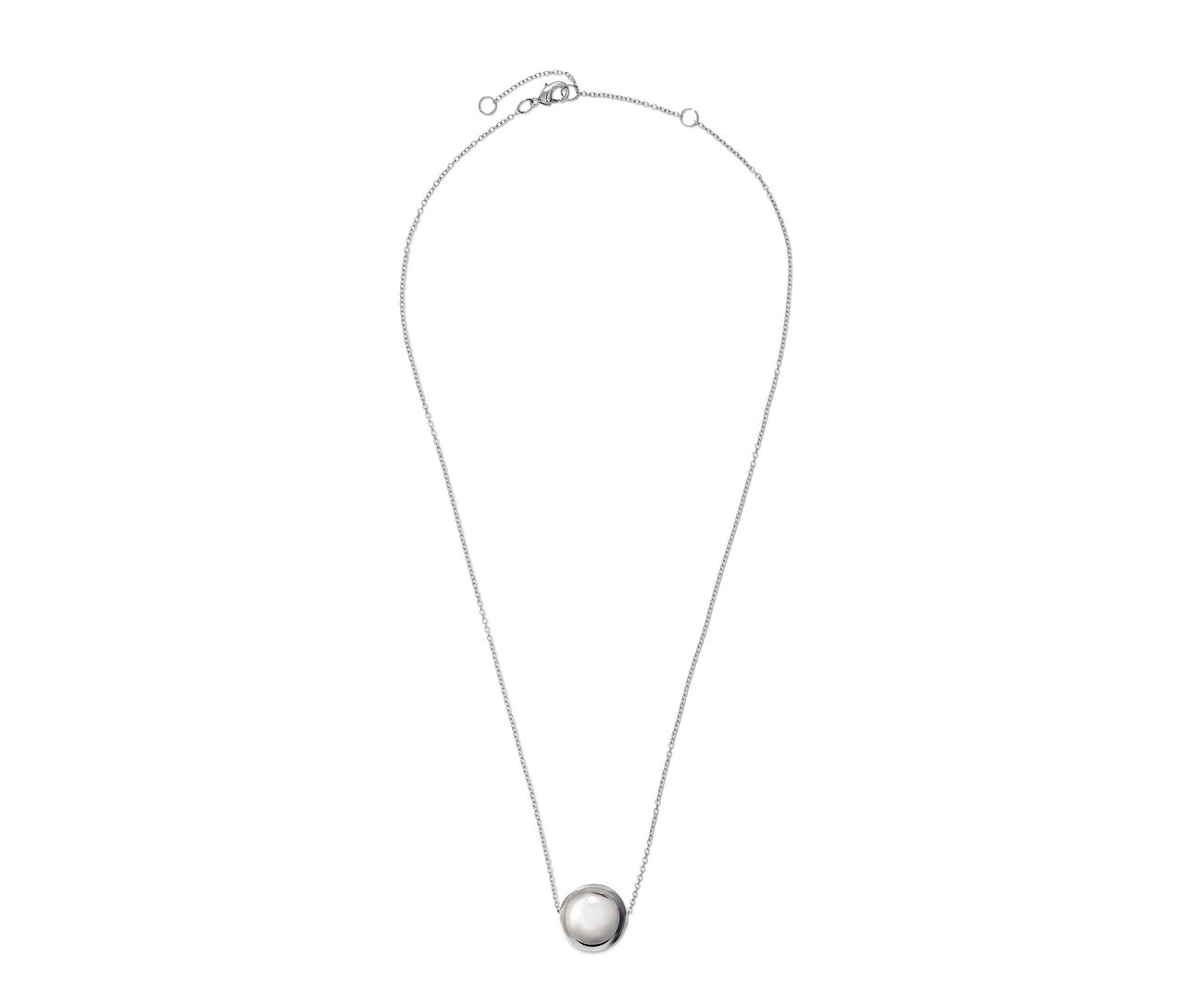 Strieborná retiazka s guľou v strede.