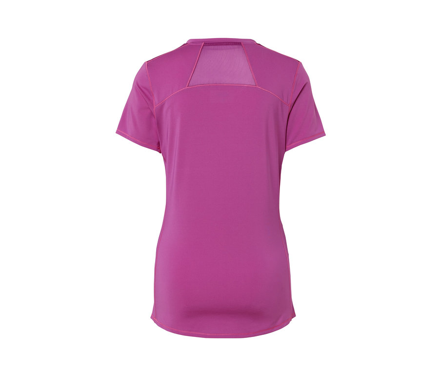 Pohľad zozadu na športové tričko.