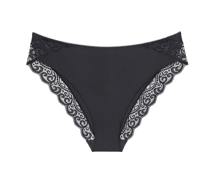 Čierne nohavičky Triumph Amourette Tai s čipkou.