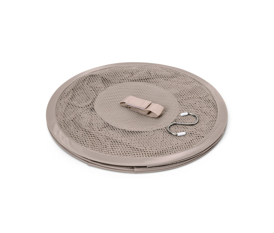 Béžová úložná sieťka.