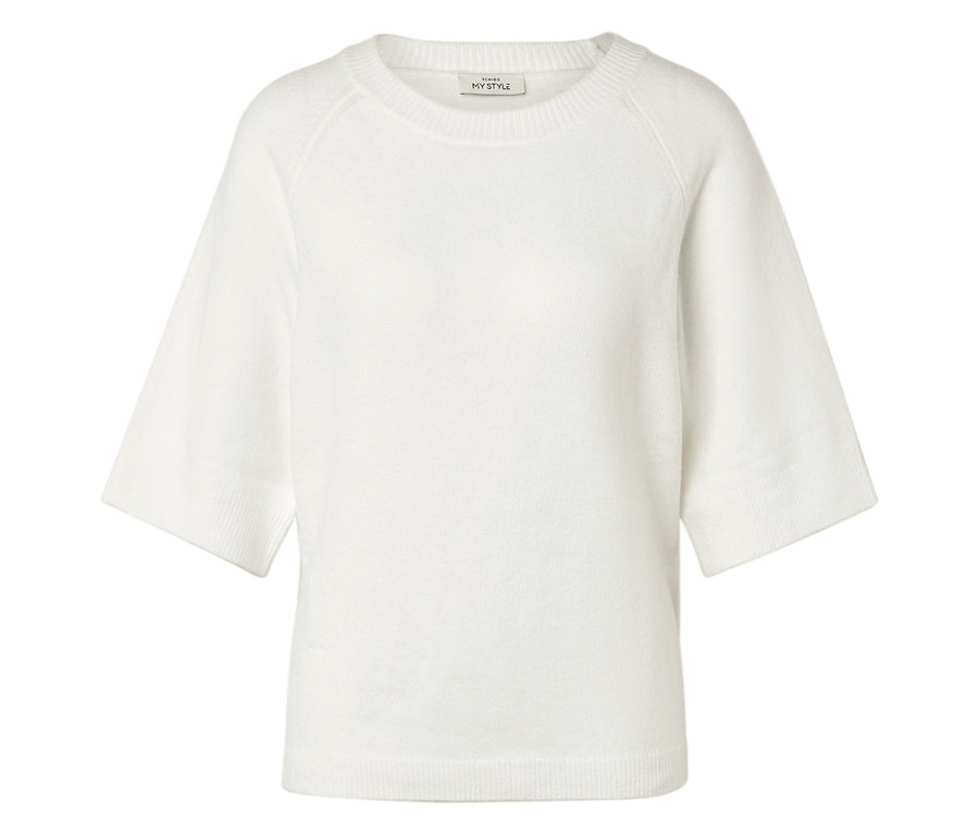 Krémový pulóver s krátkymi, širokými rukávmi a okrúhlym výstrihom.