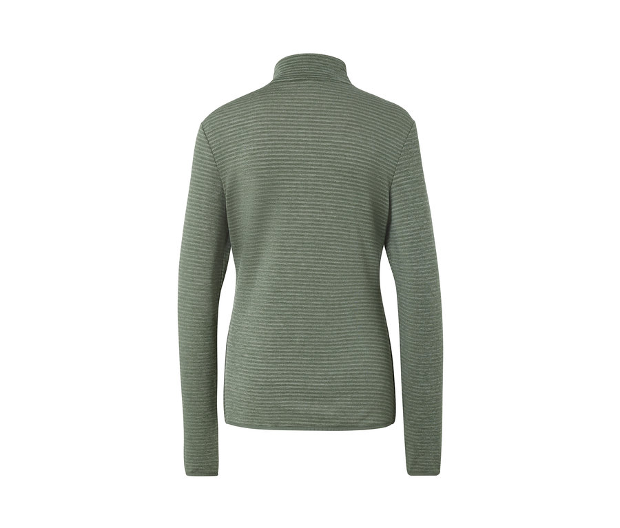 Zadný pohľad na zelené outdoorové funkčné tričko.