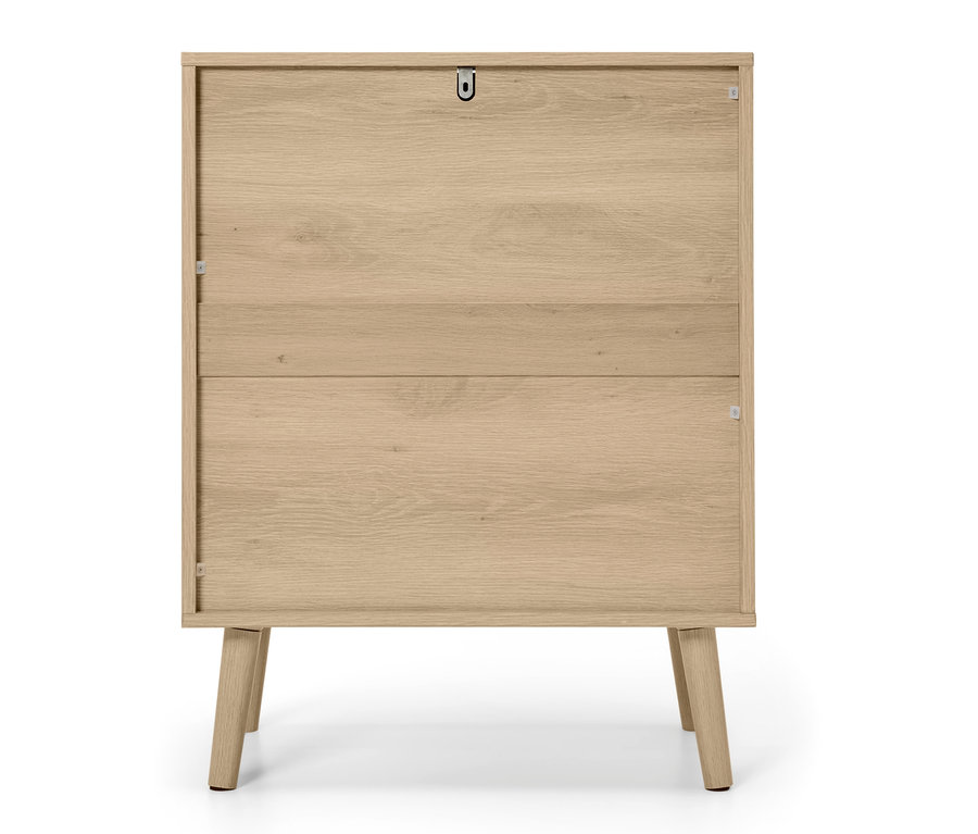 Béžová komoda so štyrmi nohami.