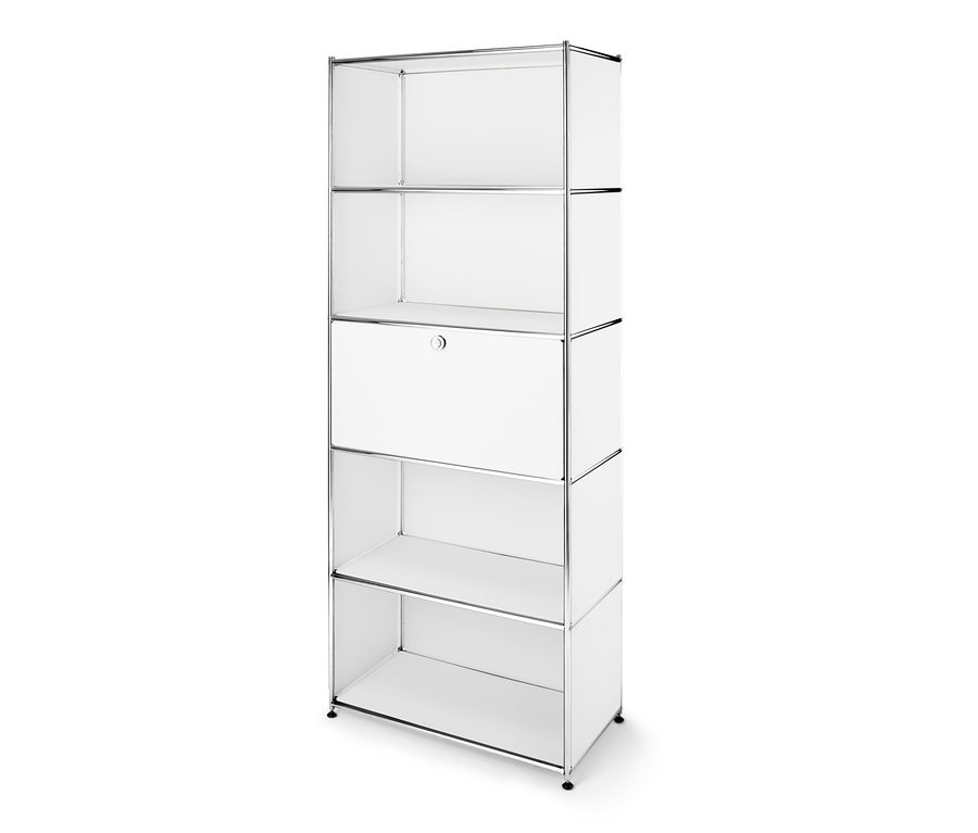 Biely kovový regál s výklopnou priehradkou v strede.