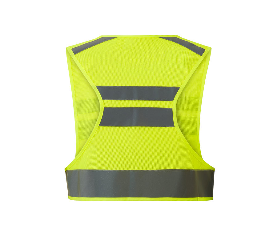 Pohľad zozadu na reflexnú vestu so striebornými reflexnými pruhmi.