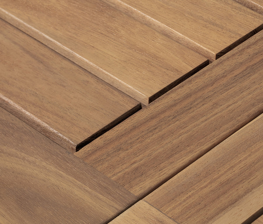 Detail okrúhleho rozkladacieho stola.