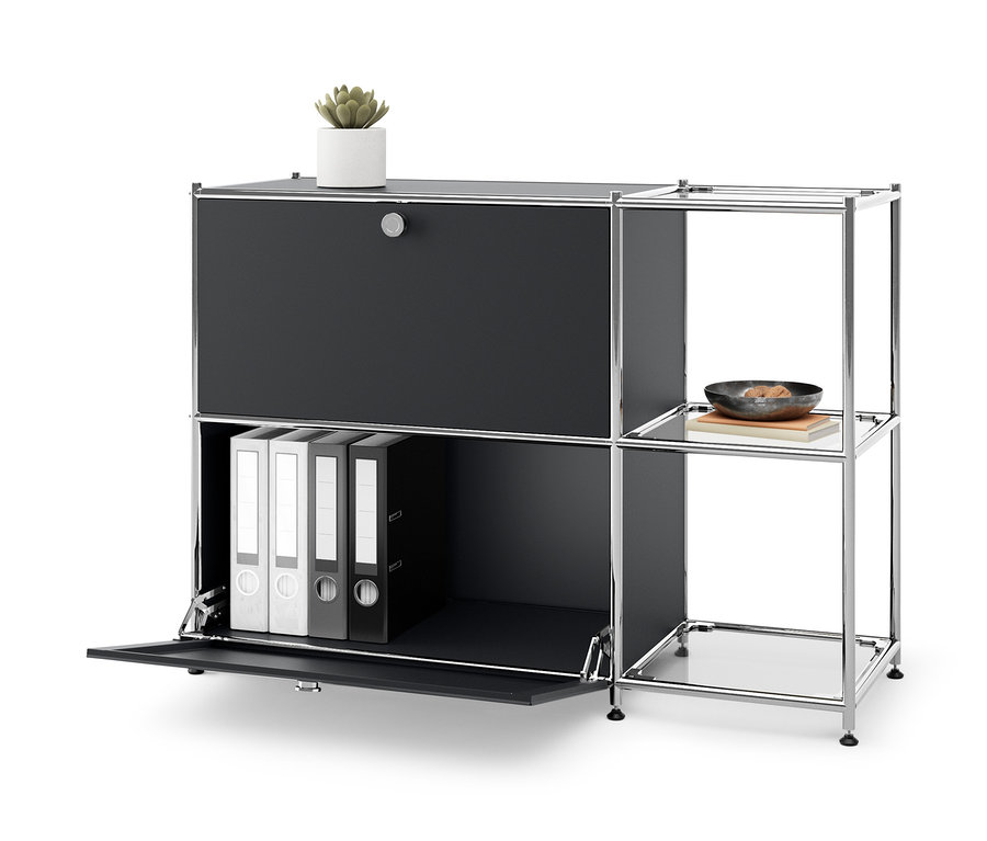 Čierna kovová odkladacia skrinka »CN3« s 2 výklopnými priehradkami, s rastlinou navrchu a zakladačmi vnútri.