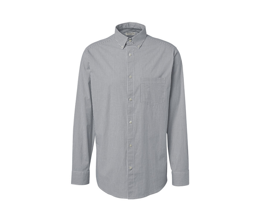 Pruhovaná košeľa s dlhým rukávom.