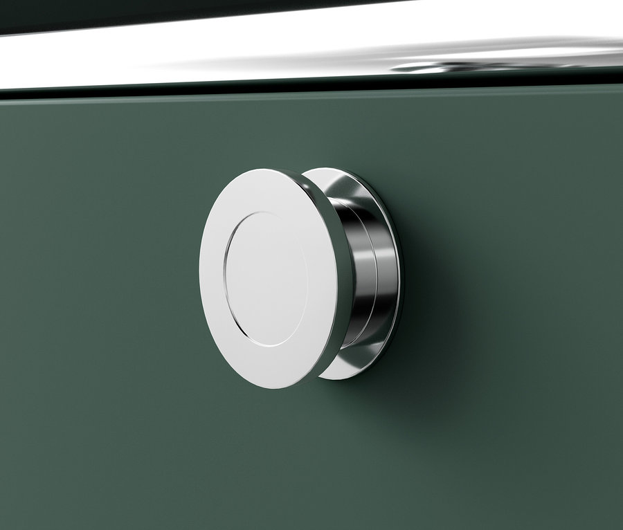 Detail olivovozelenej kovovej komody »CN3« s okrúhlou striebornou úchytkou.