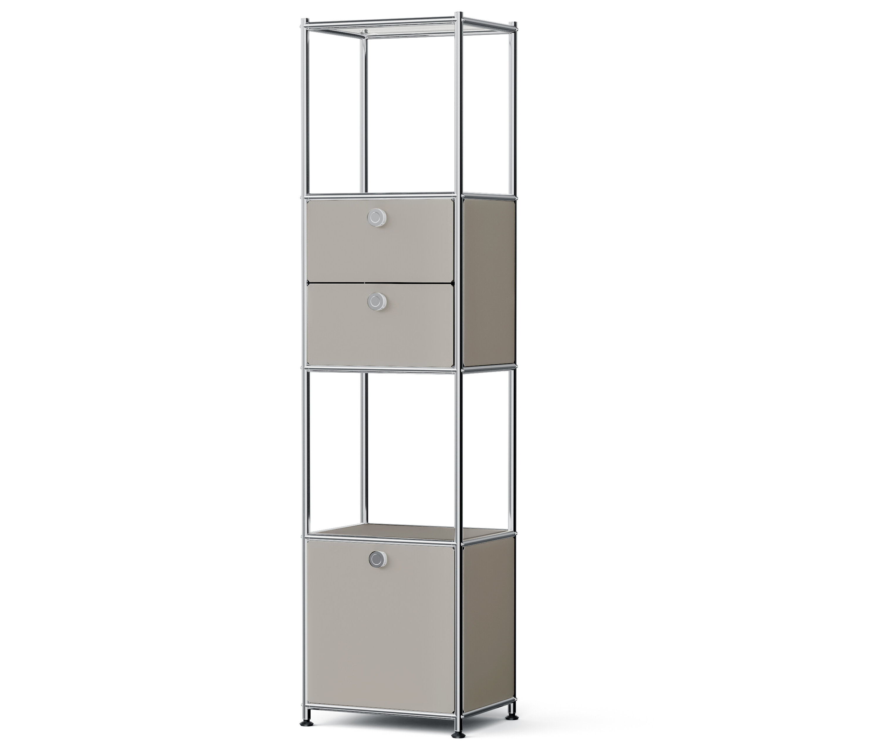 Úzka polica s kovovým rámom a tromi béžovými boxmi.