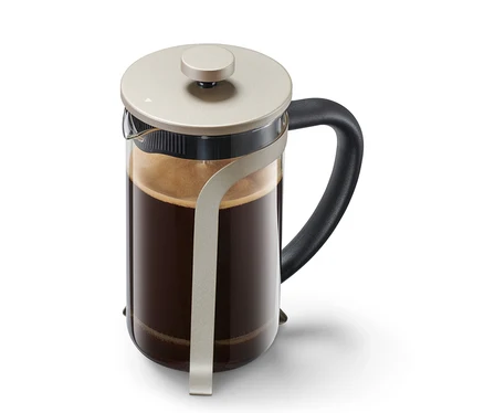 Kanvica french press 800 ml, 6 šálok, farby šampanského stojí na bielom pozadí.