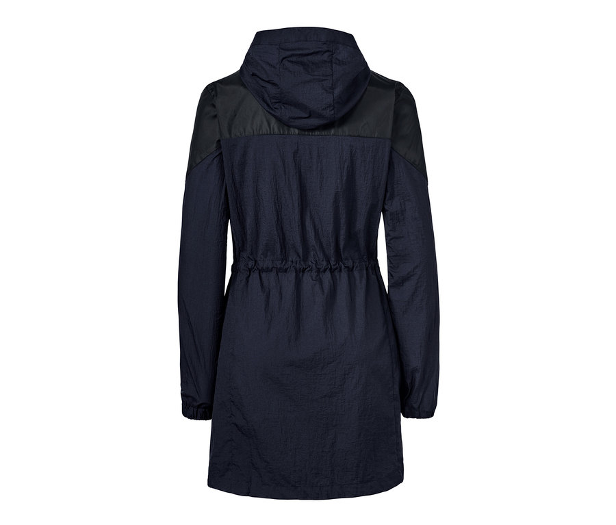 Tmavomodrá funkčná bunda zozadu.