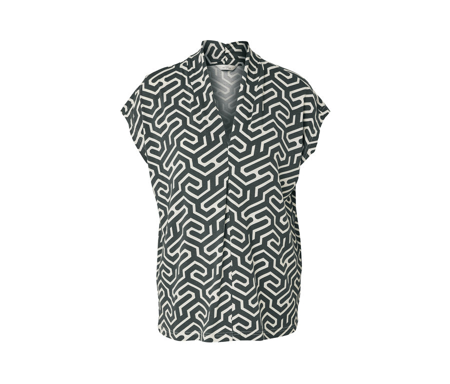 Zelené blúzkové tričko s výstrihom do V so vzorom.