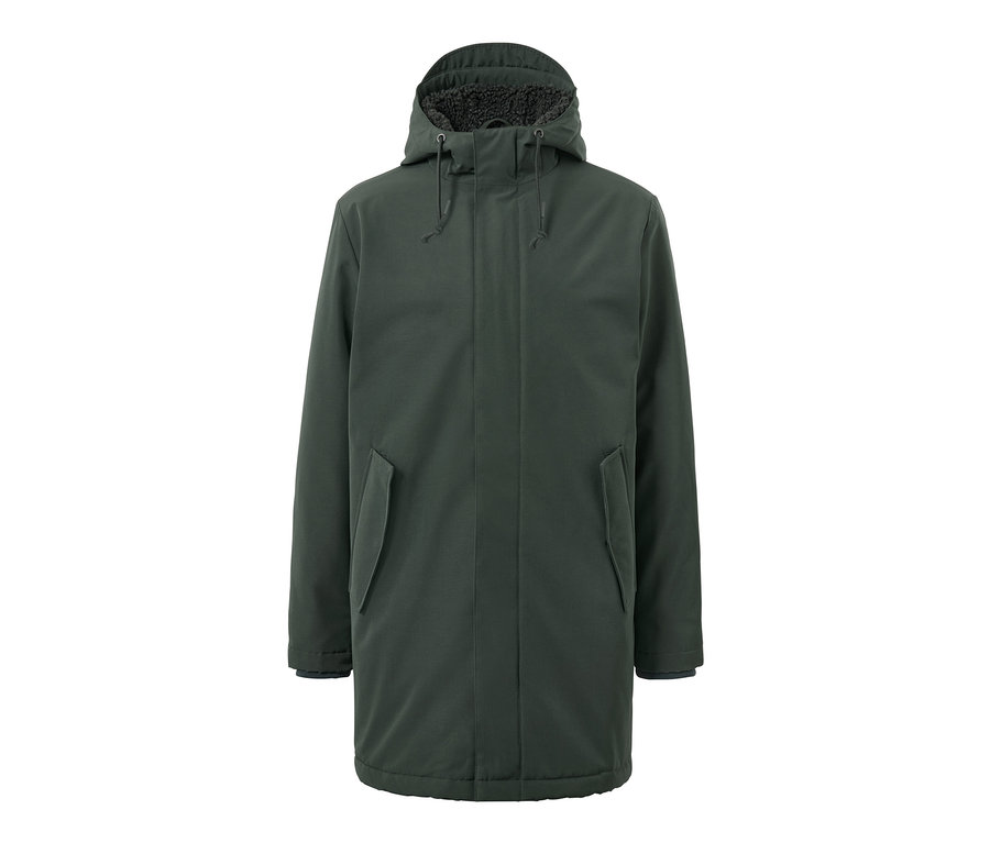 Zelená parka s kapucňou.