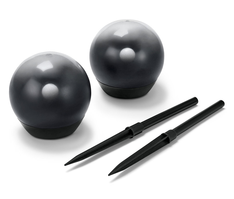 Dve guľové LED svietidlá a dva kolíky.