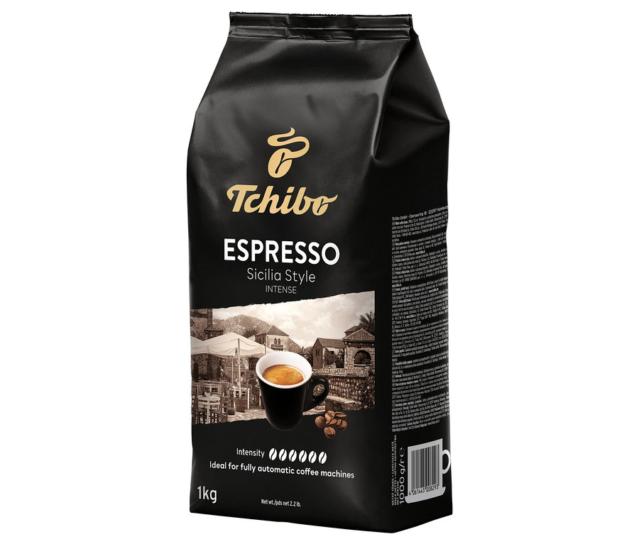 Čierne balenie zrnkovej kávy Tchibo Espresso Sicilia Style s hmotnosťou 1 kg.