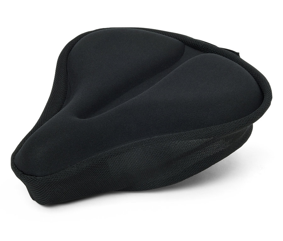 Čierny poťah na sedlo bicykla leží na bielom pozadí.