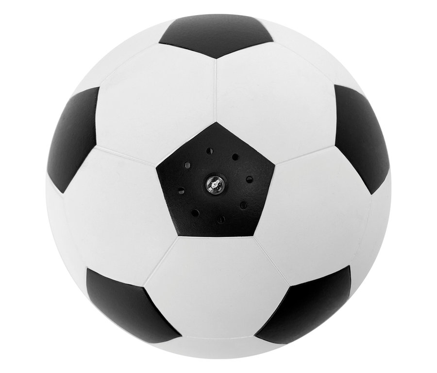 Detail futbalovej lopty s čiernymi päťuholníkmi a bielymi šesťuholníkmi.