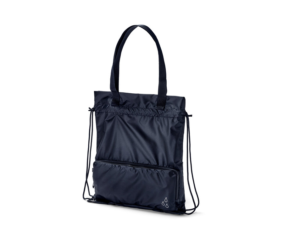 Tmavo modrá nákupná taška a batoh 2 v 1 s rúčkami a sťahovacími šnúrkami.